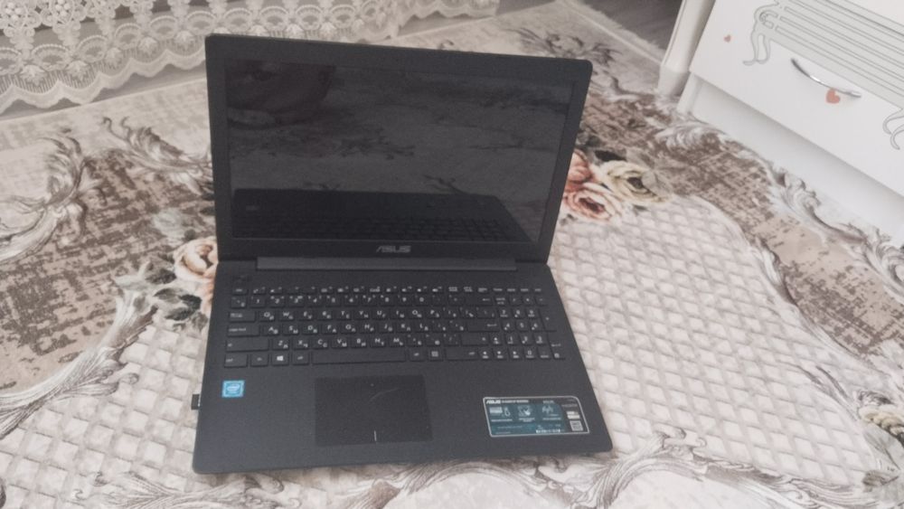 Продаётся рабочий ноутбук