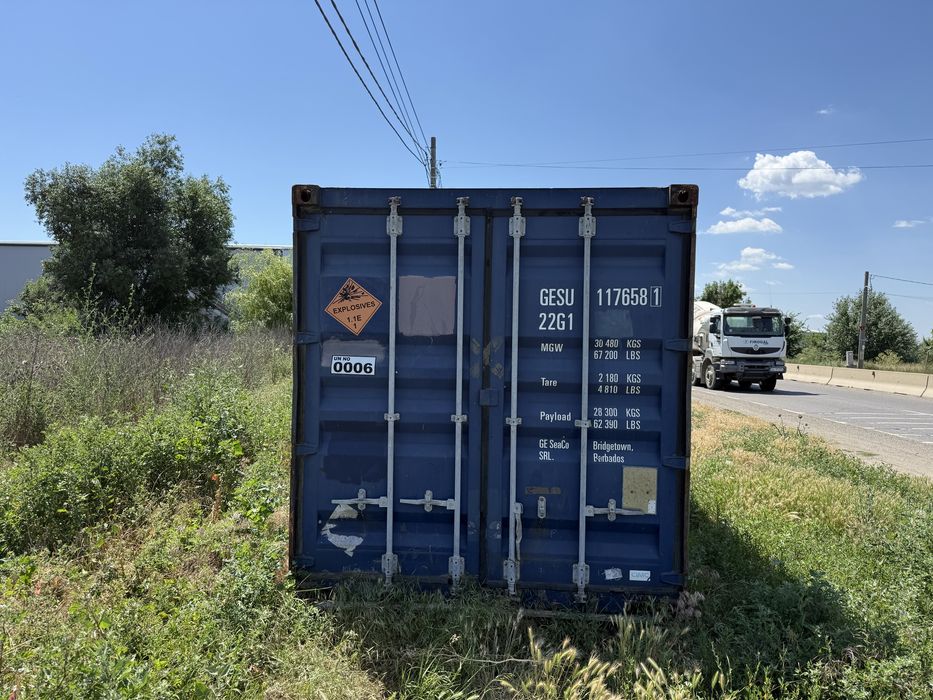Vand container maritim
