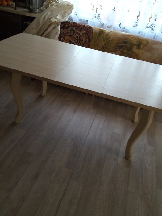 Продам большой стол 90*160