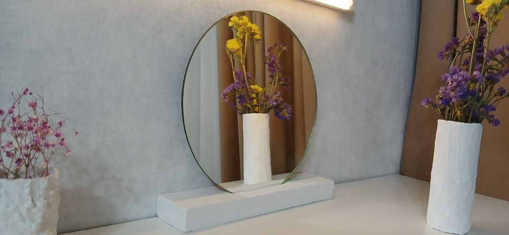 Зеркало с подставкой ручной работы