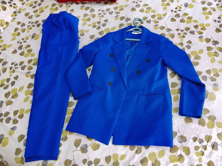 Костюм брючный .