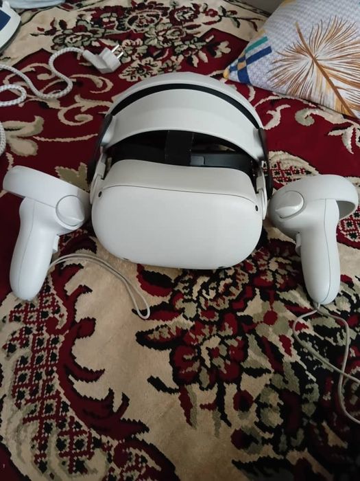 Продаю VR очки Oculus quest 2