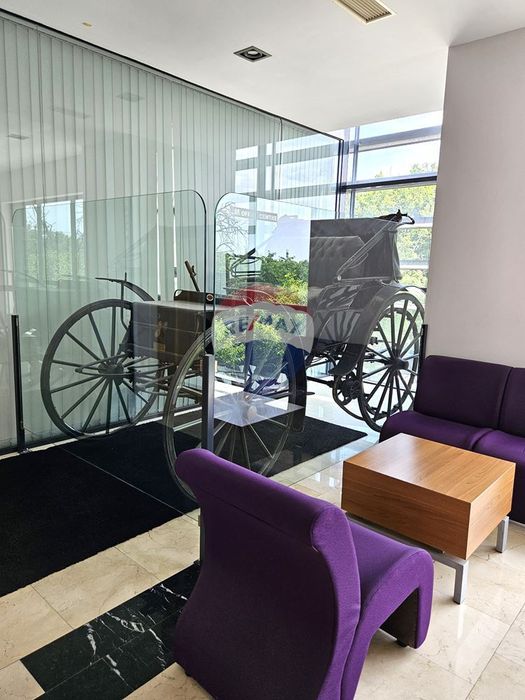 Дава се под наем Офис в Варна, Младост 1 - 50 кв.м за 400 € - Снимка #12