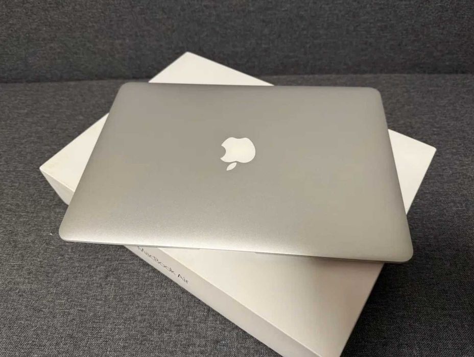 MacBook Air 7,2 13-inch 2017 Gray i5 - 8gb RAM - 128gb ssd