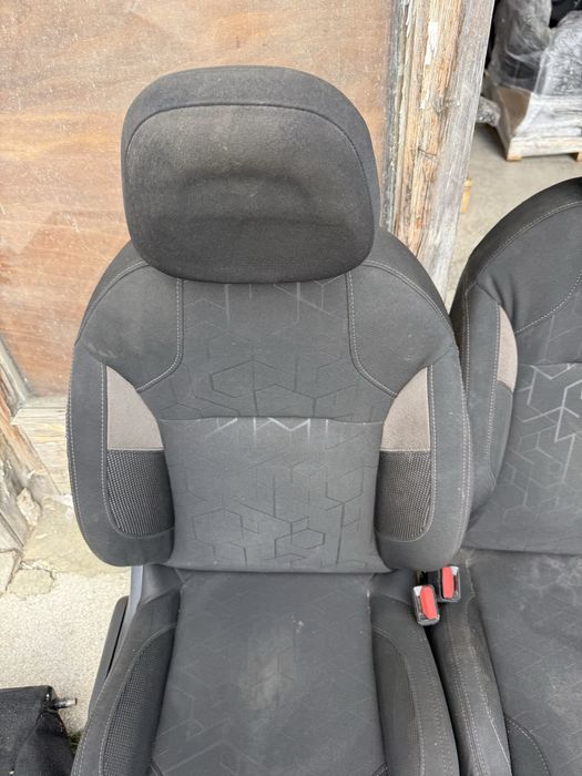 Салон за Пежо Peugeot 2008 обикновен плат ном 688