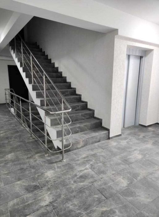 Vand sau inchirez garsoniera Residence Bremad.