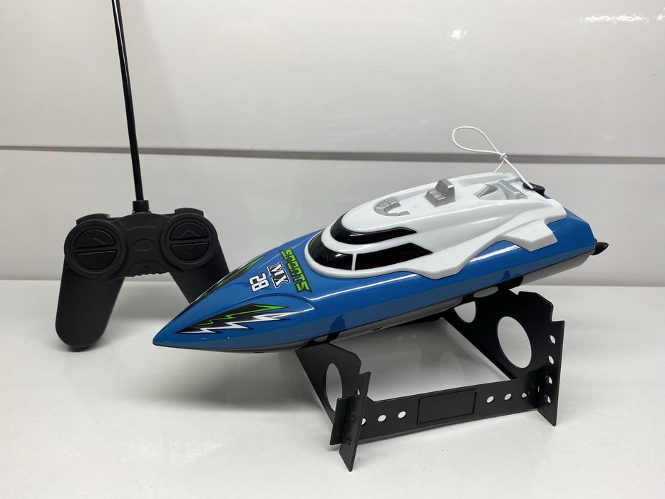 Радиоуправляемый катер