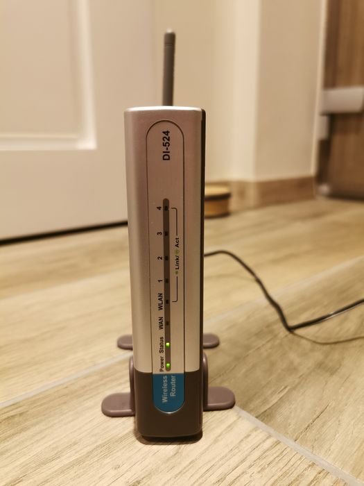 • Router D-Link DI-524 G/2.4Ghz, 100Mbit, functional, livrare gratuita