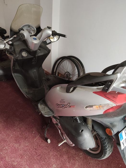 Vând scuter de 125 kymco