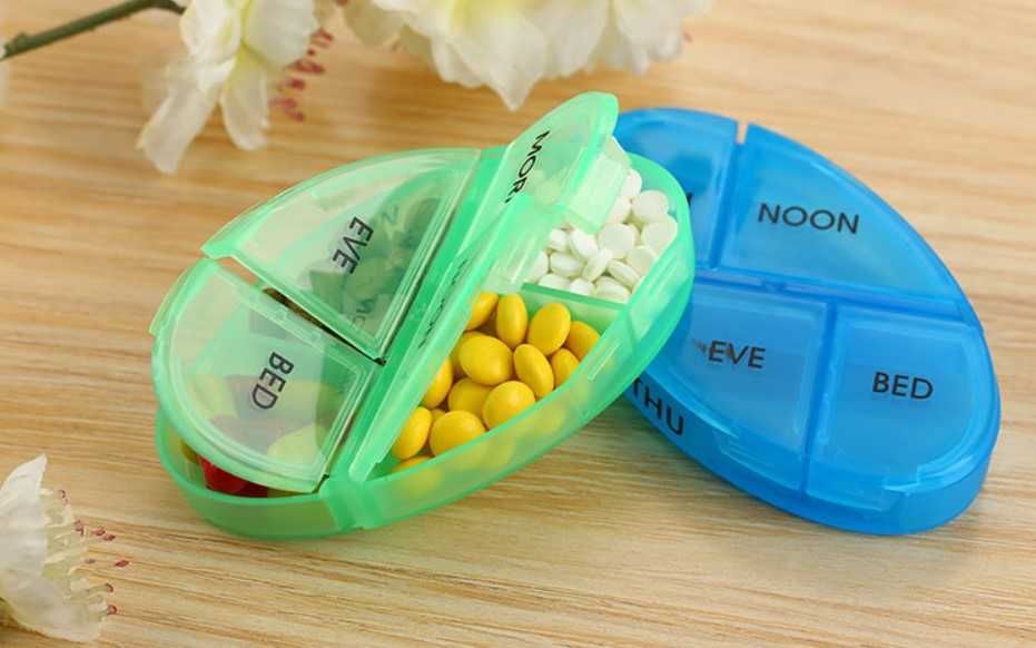 Красивый пластиковый органайзер на 28 ячеек (Таблетница) / Dori quti