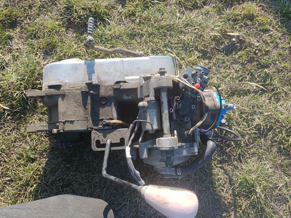 Vând motor Aprilia Am6