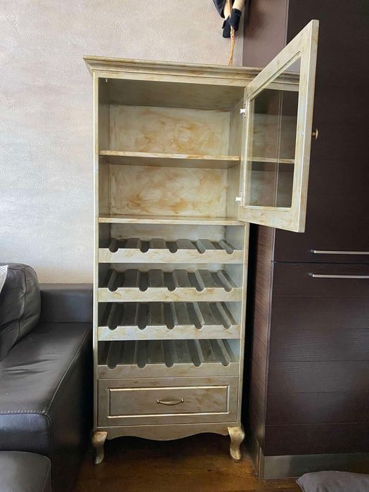 Ръчно изработен шкаф винарна
