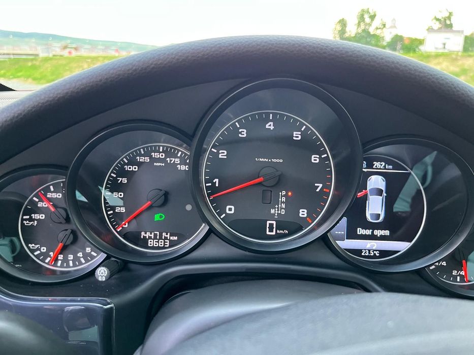 Porsche Panamera Porsche Panamera 3.6 !  Prețul este negociabil ! Accept și schimburi!