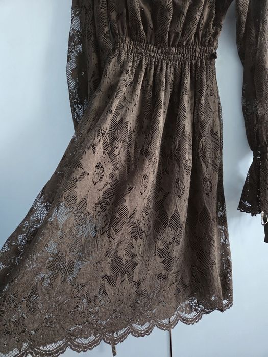 Дантелена официална дамска рокля..