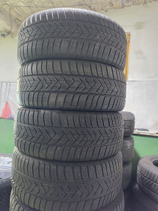 4 бр зимни 225/50/17 Pirelli 23г