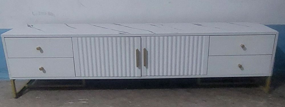 Тумба под телевизор для үостинной