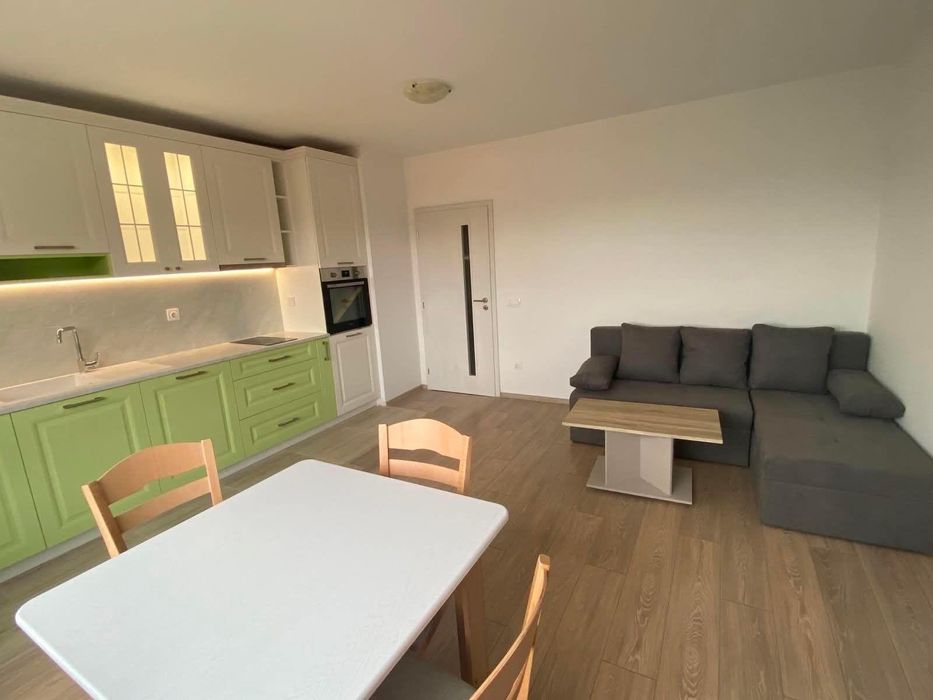 Дава се под наем Тристаен апартамент в София, Витоша - 87 кв.м за 999 € - Снимка #1