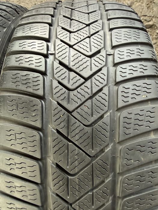 4x Anvelope iarna 245/45 R18 - Pirelli  Sotto Zero 3 Winter
