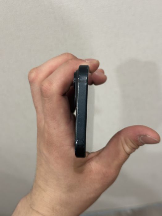 Продам iPhone 15 128