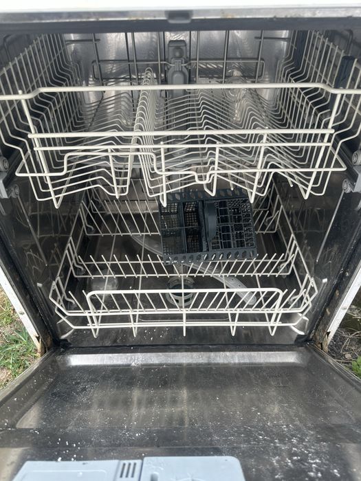 Продам посудомоечную машину