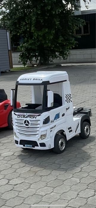 Продам детские машинки