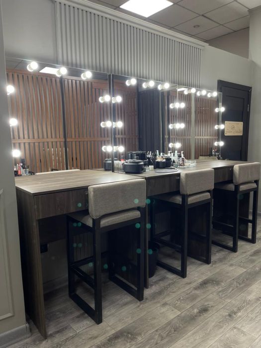 Столы для бьюти индустрии