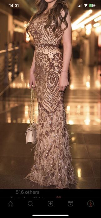 Официлна рокля бална с пера