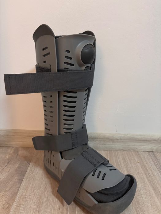 Orteza Glezna Rebound Air Walker