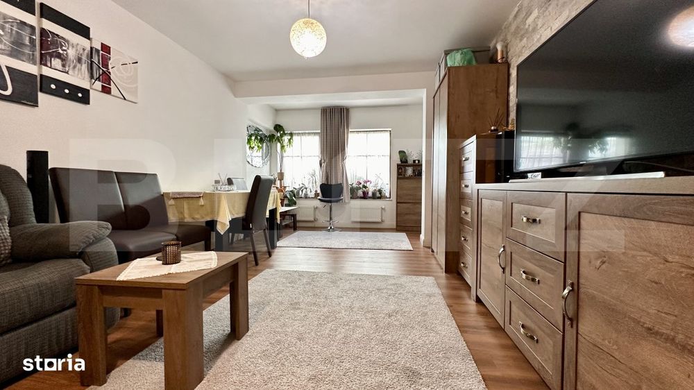Apartament cu 3 camere si 2 bai, curte comuna, centrala pe gaz, ultrac