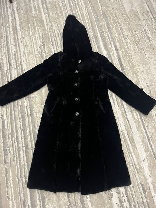 Продам женскую шубу