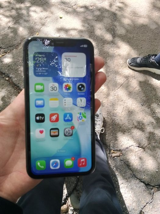 iphon 11 идиальни !!!
