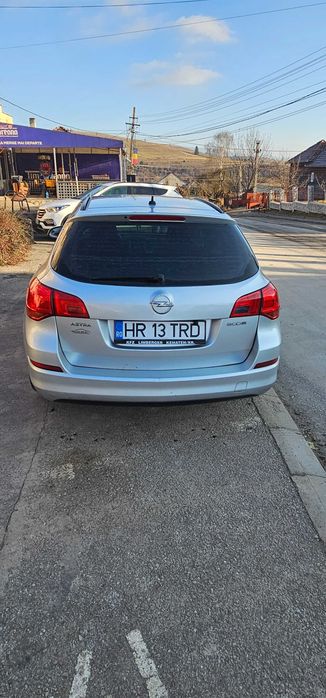 De vânzare opel astra j