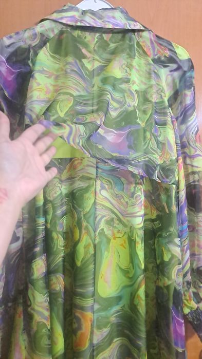 Вечернее красивое платье с длинными рукавами