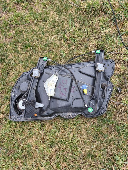 Macara geam stânga față spate Volkswagen Passat B6