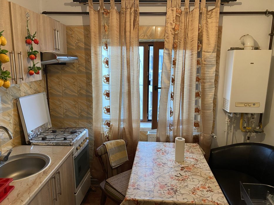 Inchiriez apartament 2 camere