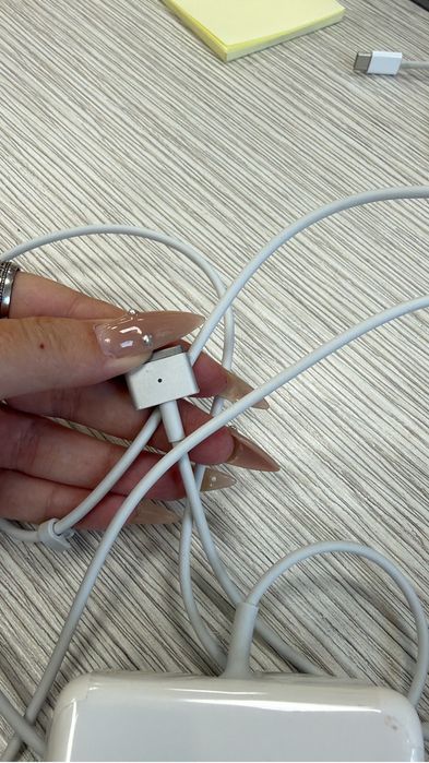 Зарядка на макбук MagSafe2