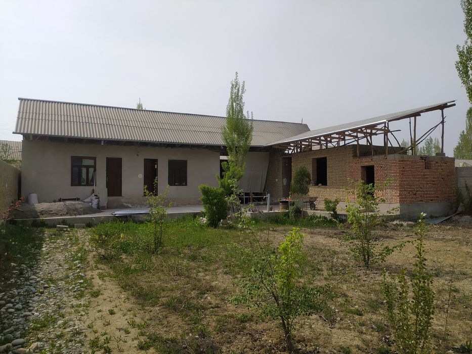 Зудлик бн Ховли уй сотилади!!!