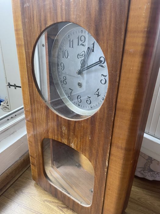 Часы с маятником советское