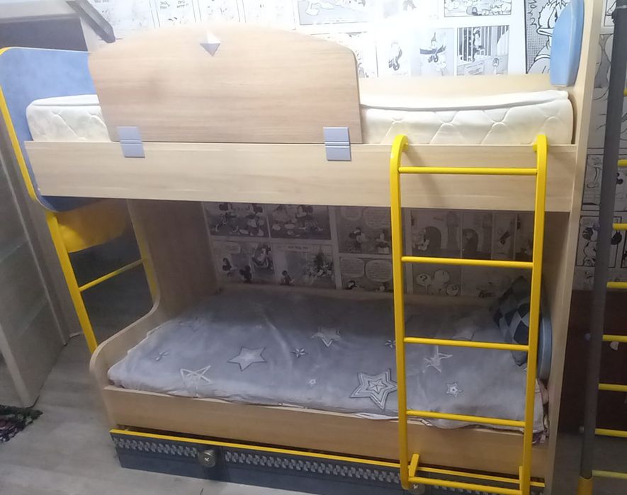 Кровать детская двухъярусная