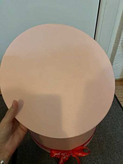 Cutie cadou trandafiri