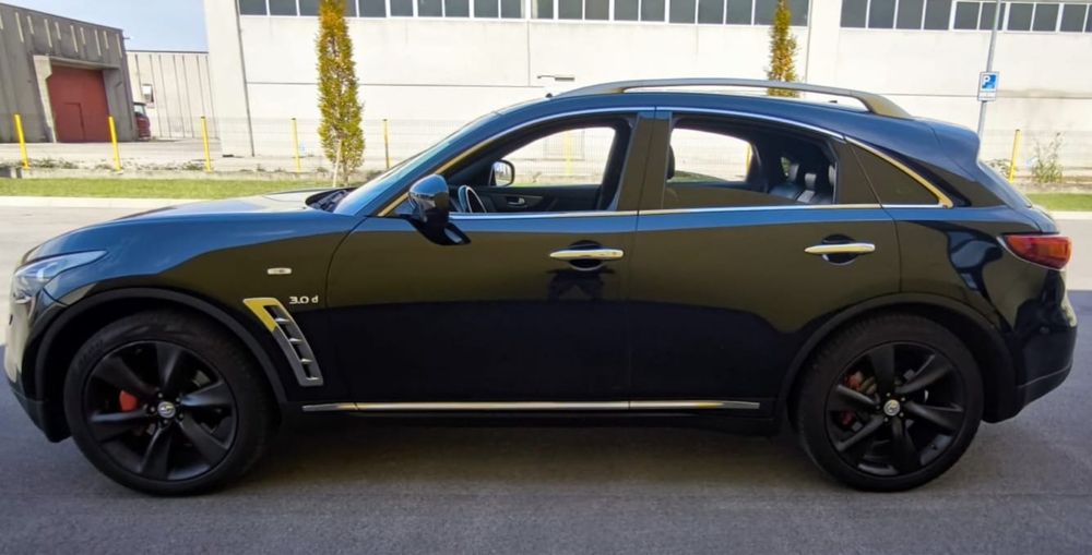 На части! Infiniti QX70 3.0D V9X Инфинити