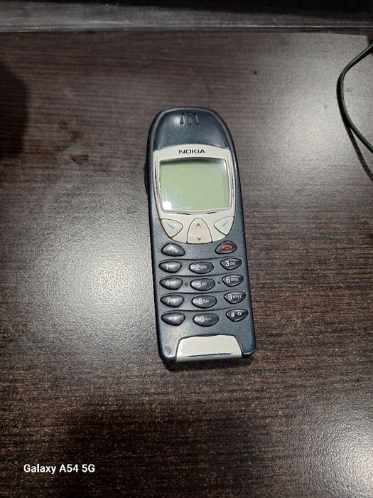 Телефон Nokia 6210