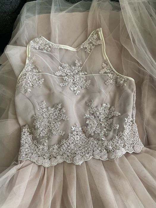 Официална рокля пепел от рози