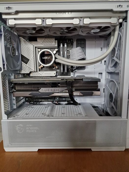 Гейминг PC в гаранция i7-14700KF / RTX 4070 Ti / 32GB DDR5