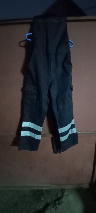 Vestă și pantaloni