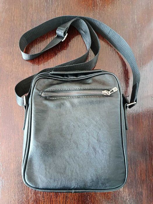 Продается мужская сумка через плечо/Erkaklar yelka sumkasi sotiladi
