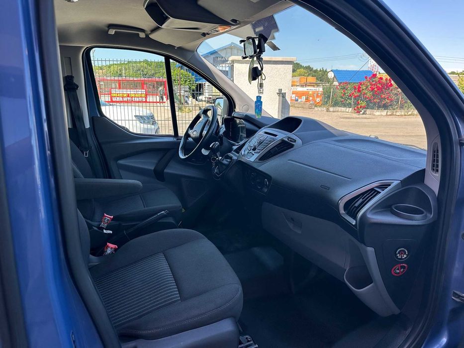 Ford Transit Custom 2,2 tdci 2015 8+1 locuri accept variante !