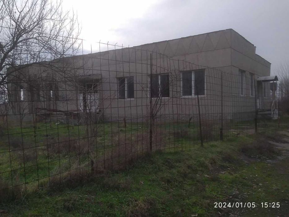 Продаётся  1,7 га производственная база.