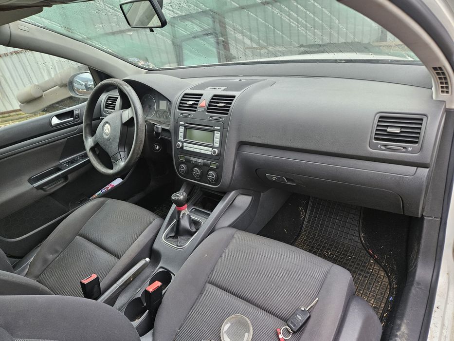 Interior Golf 5 , plansa bord, centuri siguranță
