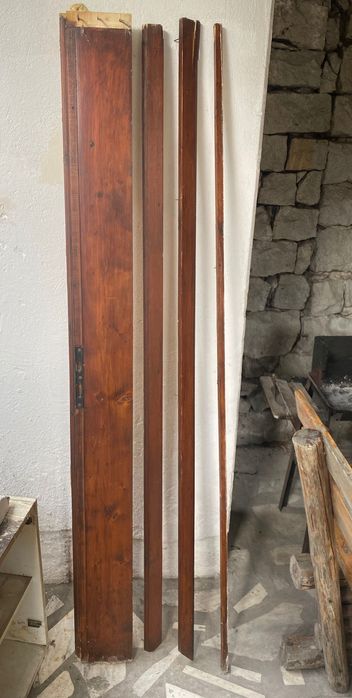 Дървена входна врата